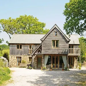  Country house Coombe Park