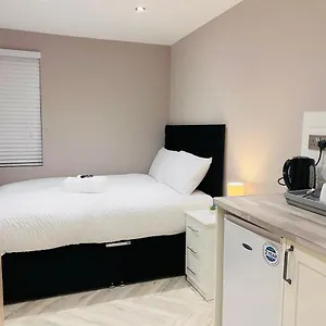 https://cozzy.cambridgehotelsuk.com